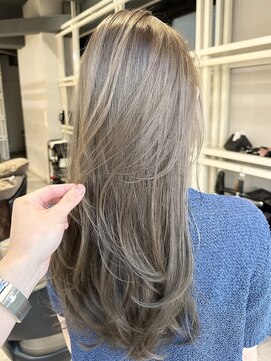 ディーエックス スリー(Dxxxx III) オリーブグレージュ