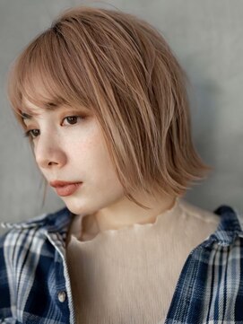 ギークス(GEEKS) 【GEEKS渋谷】伸ばしかけレイヤーボブ/ペールベージュ/冬カラー