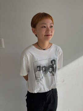 大人可愛い暖色系カラーニュアンスカラーハンサムショート