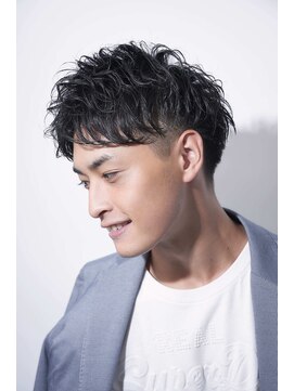 ラヴィ ニュー スタンダードバーバー 浜松町(LAVIE NEW STANDARD BARBER) ツーブロパーマビジネスマンスタイル