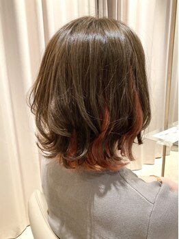 ロージーバイフーガヘアー 元住吉店(Rosy by FUGAhair)の写真/【4周年!】ツヤ×透明感×外国人風などの季節に合うカラーが叶う♪鏡を見るのが楽しい！