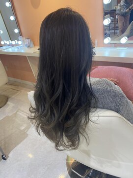 スペックホルダーミミ(Spec Holder mimi) 20代 30代 スモーキーグレージュ 髪質改善