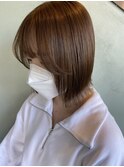 パツっと前下がりボブ