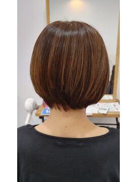 ウトシティ ショートボブ