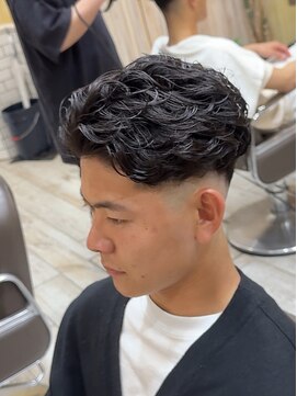 グルーマーズトウキョウ(GROOMER/S TOKYO) ラルフカール フェードカット 海外ヘア ビジネス メンズパーマ