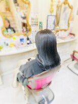 美容室 ティンカーベル ブルーブラックカラー