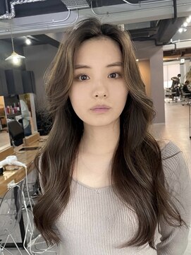 レブ 四条烏丸(Reb,) くびれヘア韓国レイヤーワンホンヘアオリーブベージュ