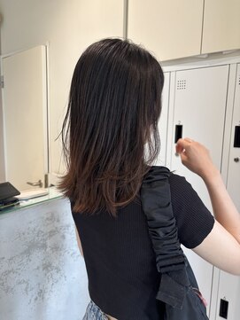 アローム(alom) イメチェン/ホワイトブロンド/外ハネボブ/美髪/茅ヶ崎