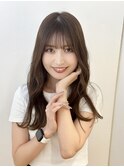 オリーブベージュ