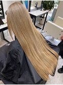 ベージュ