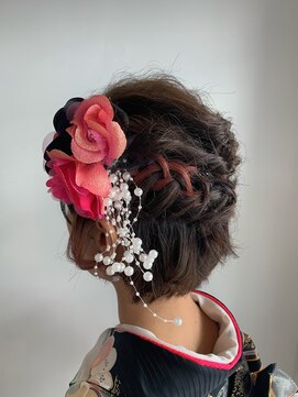 ディシェーレローブ(die Schere Lob) ショートヘアアレンジ