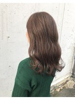 ヘアデザイン ソラ(Sola)&nbsp;ハイトーンアッシュベージュハイライト ふんわりウェーブロング