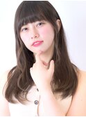 フェミニン×低明度アッシュ