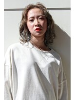 ビーワールド(B WORLD)&nbsp;センターパートのおしゃれクシュクシュ簡単ミディアム【藤枝】