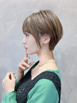 トルネード(TORNADO) 大人ショート ひし形丸み前髪あり 丸顔面長エラ張り絶壁 K1130