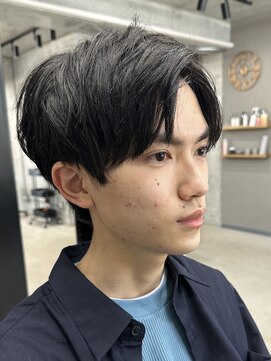 フイ 代々木(Hui) メンズ/アップバング/ツーブロックマッシュ/束感ショート波巻き