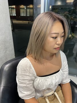 カケル(×.) ホワイトベージュ/ハイトーンカラー