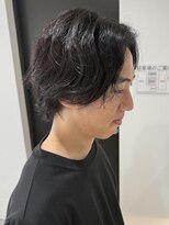 ヒュイル バイ ニアウ(Hwyl by Niau) メンズミディアムパーマスパイラルパーマ刈り上げ