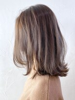 アイティーバイアルバム 八王子店(IT by ALBUM)&nbsp;パッツンレイヤー_カーキグレージュマッシュショート_ba318611