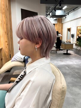 リノショアーズ 元町店(RINOSHORES) ベビーピンクペールホワイトベージュウルフマッシュショート