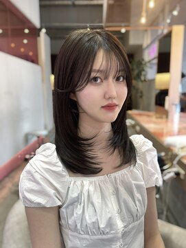 ウィクシーミミ 栄矢場町店(wixy mimi) ミディアムレイヤーカット!