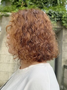 ナループロアオハナ(Nalu pu loa ohana) ハードパーマ/プードルパーマ/オレンジベージュ/パーマ/オレンジ