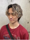 波巻きハイライトセンターパートウルフハイトーンカラー金髪