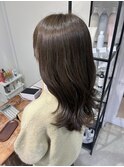 オリーブベージュ