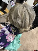 編み込みシニヨンアレンジ