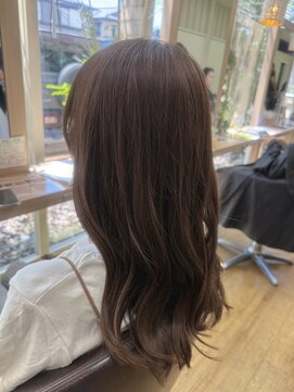 アクイール(ACCUEILLIR) グレージュカラー