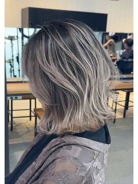 サロウィン 下北沢(SALOWIN) グレーピンクのシャドールーツ