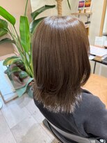 ヌーヌー 鶴ケ峰(nuu nuu)&nbsp;ローレイヤーで伸ばしながらイメチェン♪艶感ミディアム
