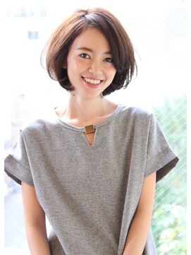 レウナ 外苑前(Reuna) 大人女子３０代４０代におススメひし形ボブ