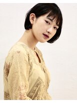 エニ(eni)&nbsp;黒髪ショートは細い束感や髪の隙間抜け感を作りましょう