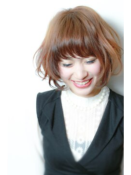 クラルス(Clarus) ジグザグバングのふんわりマッシュボブ【中山】