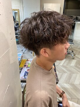 エルオム(EL.HOMME) 【YUKI】センターパート×パーマ×刈り上げ