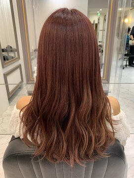 エスカーラ 表参道(THE ESCALA) カシスピンクでゆるふわ可愛い【タビラマユミ】