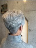 グレイヘアー(白髪) ショートカット