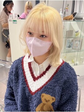 ランテルディ 渋谷(LANTERDIT) ハイトーンカラー ブリーチ 外ハネミディ ワイドバング