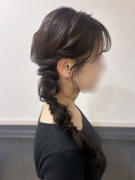 エム 神戸三宮('em) サイドあみおろしポニー