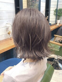 イコロ 流山おおたかの森(icoro)の写真/【暗くなりすぎないグレイカラーが人気◎】今の大人女性にぴったりの薬剤でダメージレスに*