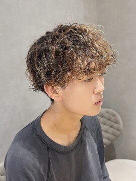 ジルバイジアン(JILL by GIEN) #スパイラルパーマ#メンズパーマ/森岡俊亮