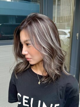 トゥイン 八王子(TWIN) ハイライトデザインカラーフェイスフレーミング暗めカラー八王子