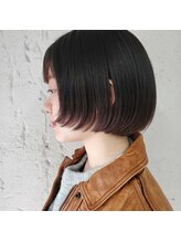 オウンバイジゼル(own by GiseL) 耳かけが綺麗に決まる小顔ショートボブ