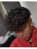 イーラ アメ村店(era)&nbsp;スペインカール　ツイストスパイラル眉カットメンズパーマ