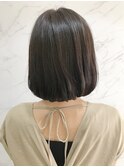 世代を問わず人気のシンプル前下がりボブ