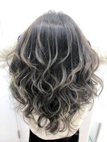 エヌプラス(N+)&nbsp;黒髪グラデヘアーオリーブグレー小顔に見せるヘアココアベージュ