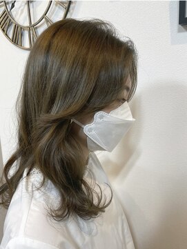 オルト(ort) 顔回りの流れで作る韓国風ロング