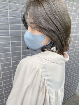 ヨペ(yeope) 【インナーブリーチが可愛い】くすみオリーブベージュとボブ