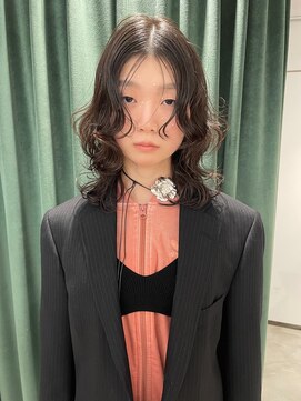 ヘン(hen) 【心斎橋hen】ミディアムパーマ